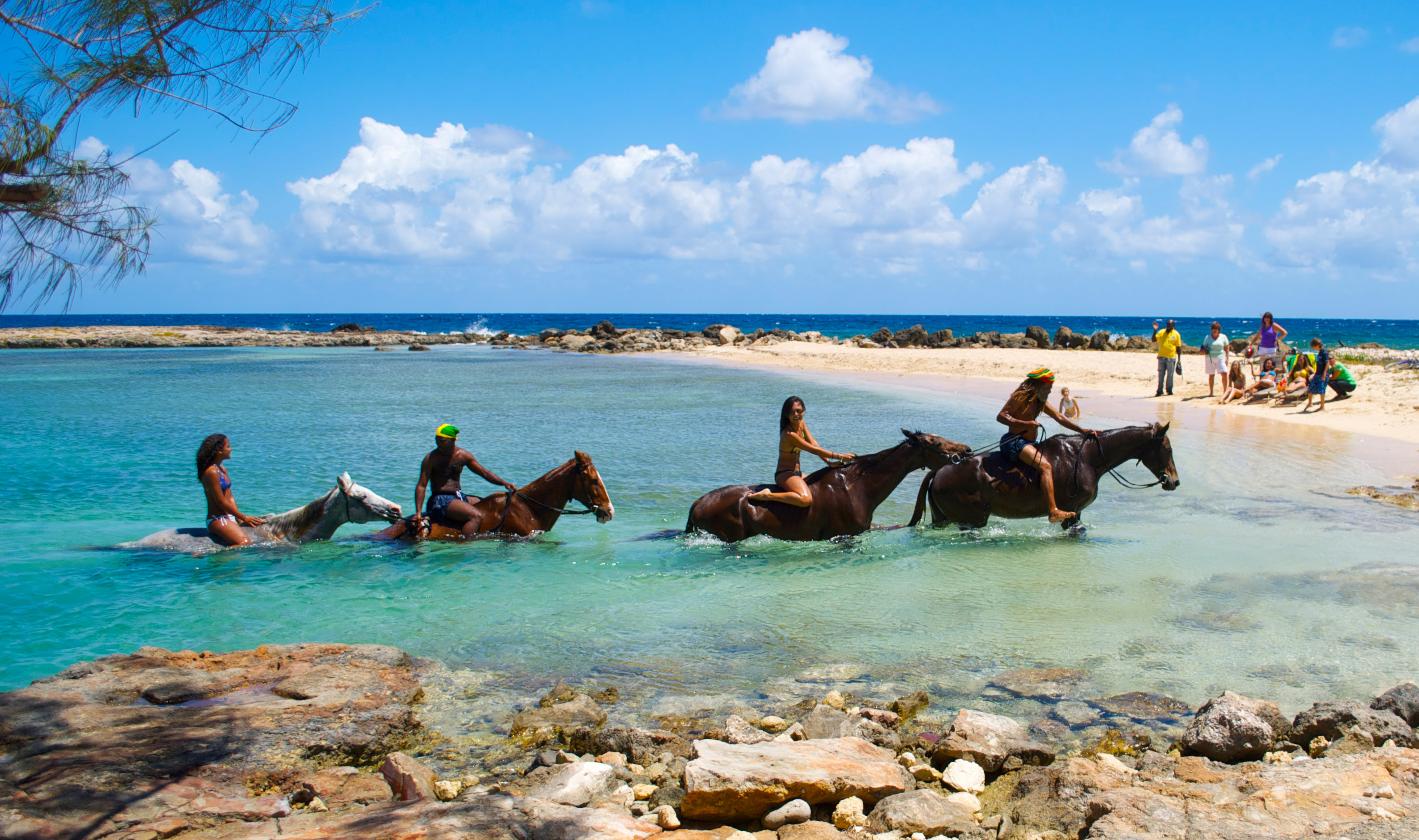 Braco Stables-Horseback Riding, Swimming & River Tubing Combo - Montego Bay | Transat3172 x 1878