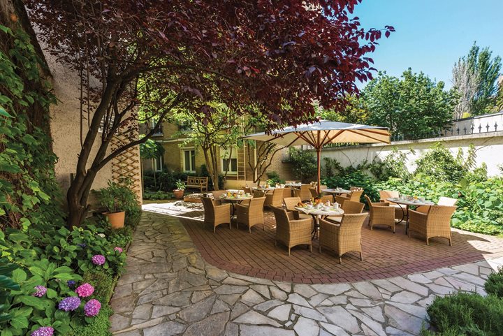 Terrasse, Hôtel Magellan, Paris