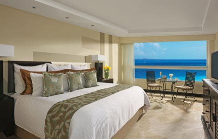 Partial Ocean View King, Dreams Sands Cancun Resort & Spa