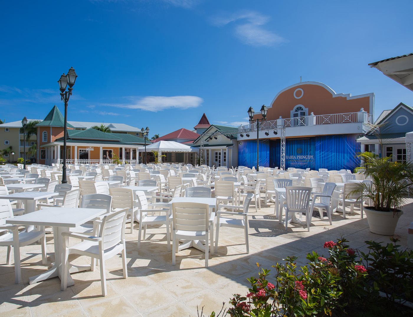 Bar Tropicana Theater, Bahia Principe Grand El Portillo