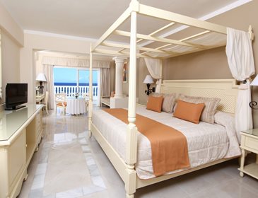 Junior Suite Deluxe Ocean Front, Bahia Principe Luxury Runaway Bay