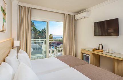 Double Standard Room Lateral Sea View, Hotel Las Arenas Affiliated By Meliá