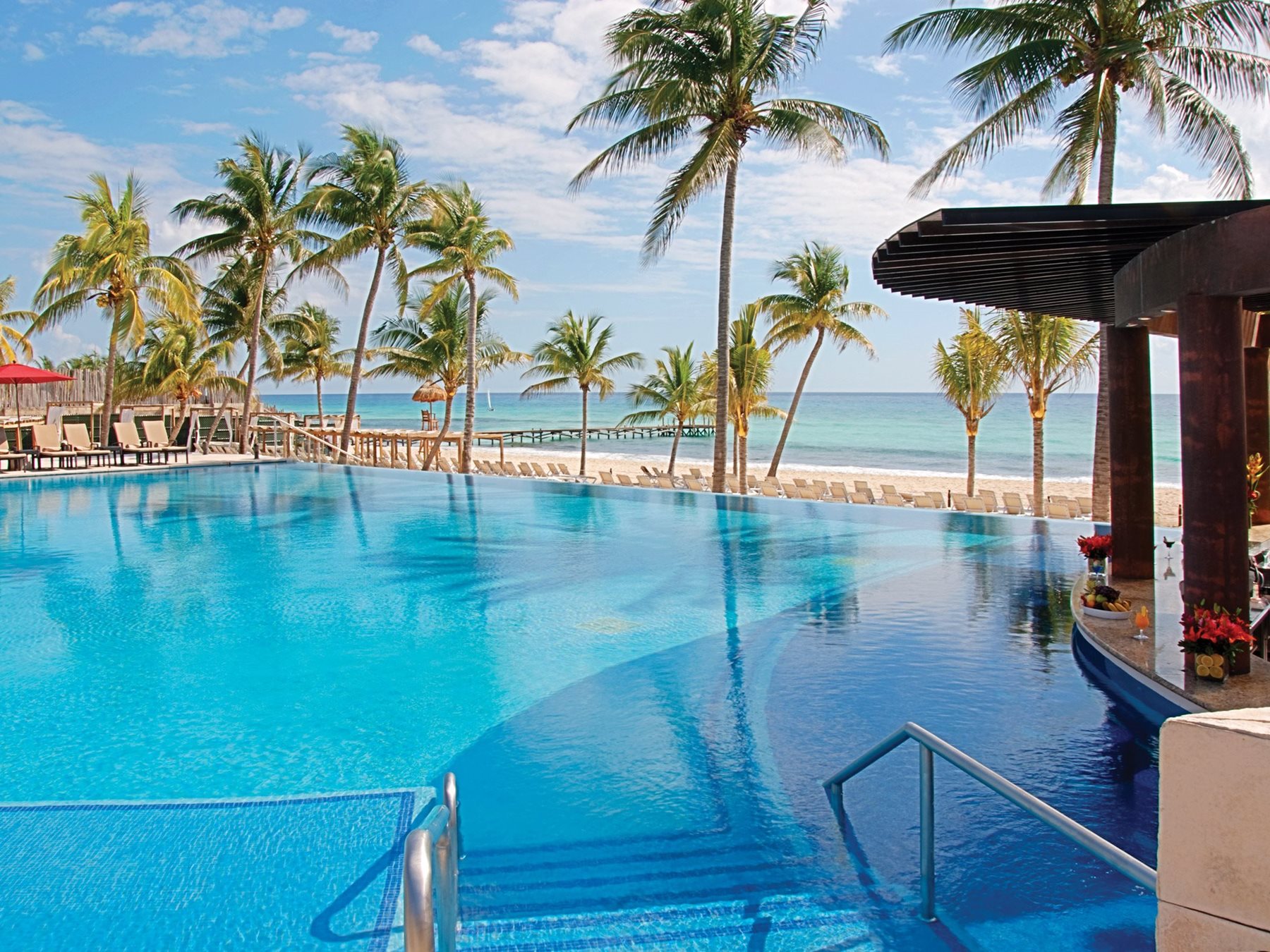 Bar Infinity, The Fives Beach Hotel & Residences Playa Del Carmen