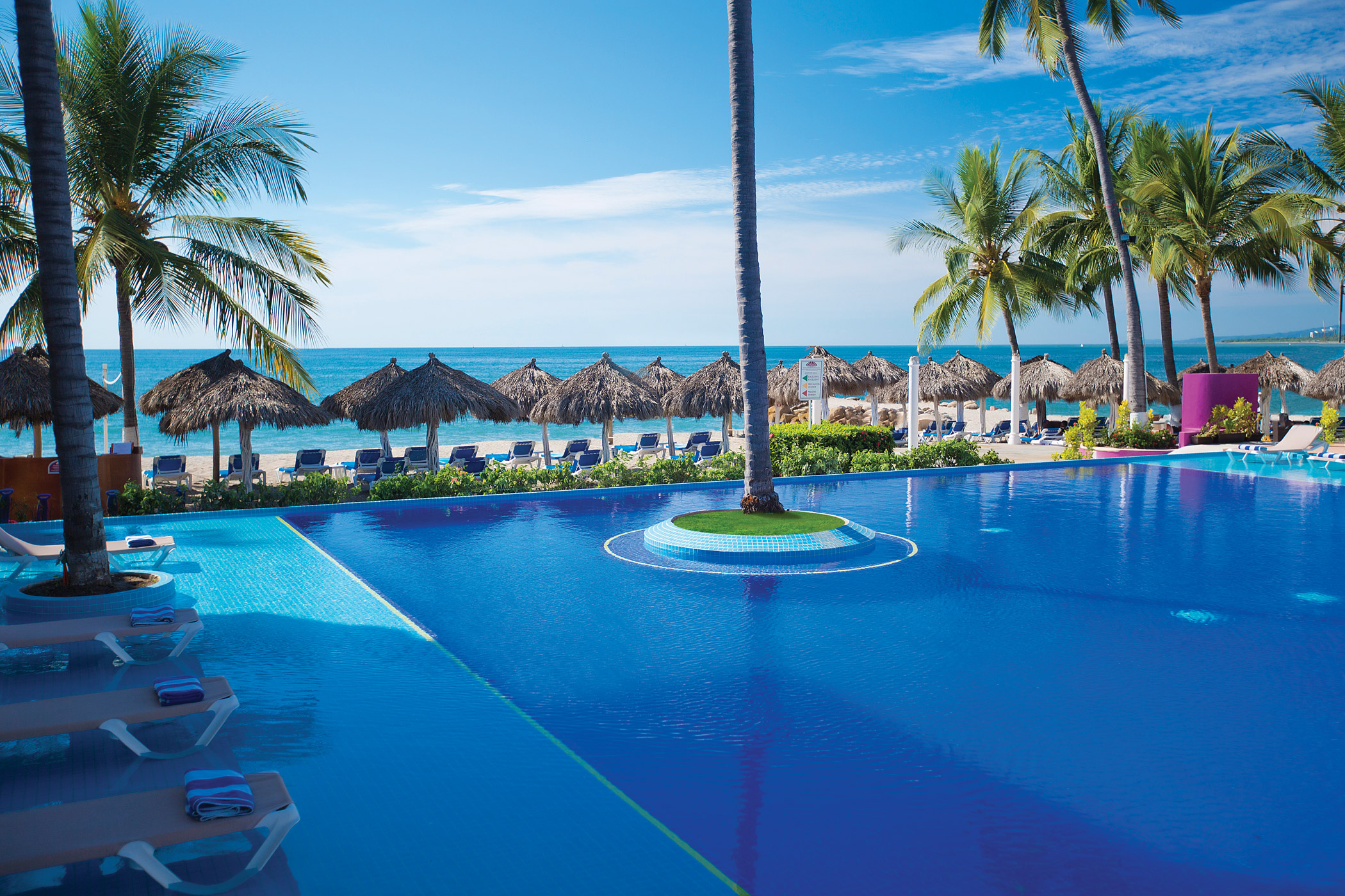 Cruise Search Last minute travel deals & all inclusive vacation packages. Vacations from All Canadian gateways, Cheap Vacations from Canada to Cuba, Caribbean, Mexico, Florida, Dominican Republic and Costa Rica.