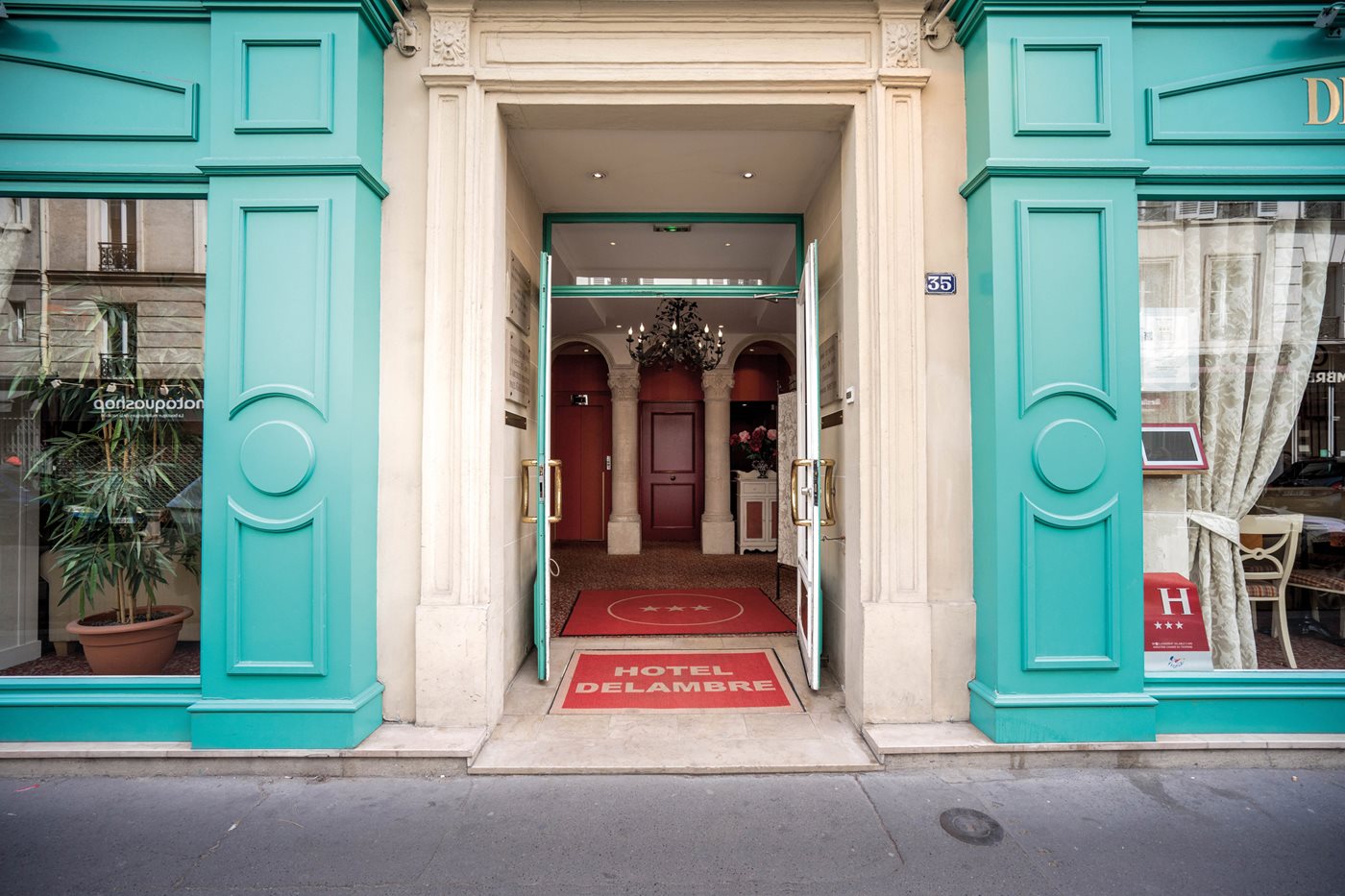 Entrée de l'hôtel, Hotel Delambre, Paris