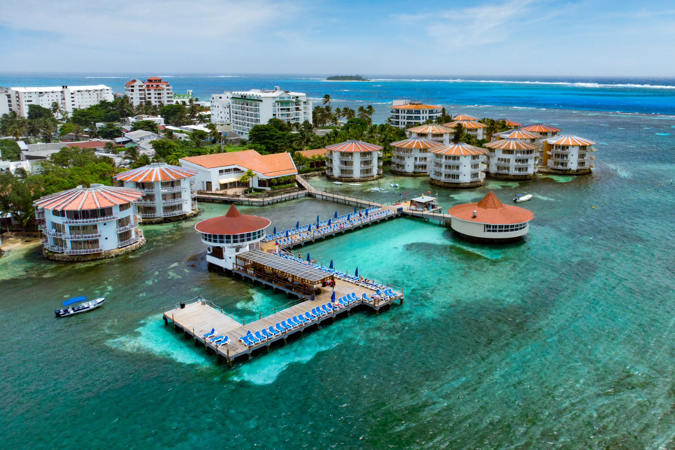 San Andres Colombia Hotels; Decameron Aquarium - San Andres | Transat