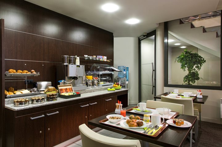 Salle à petit-déjeuner, Citadines République Paris