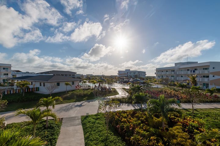 Resort, Valentin Cayo Cruz