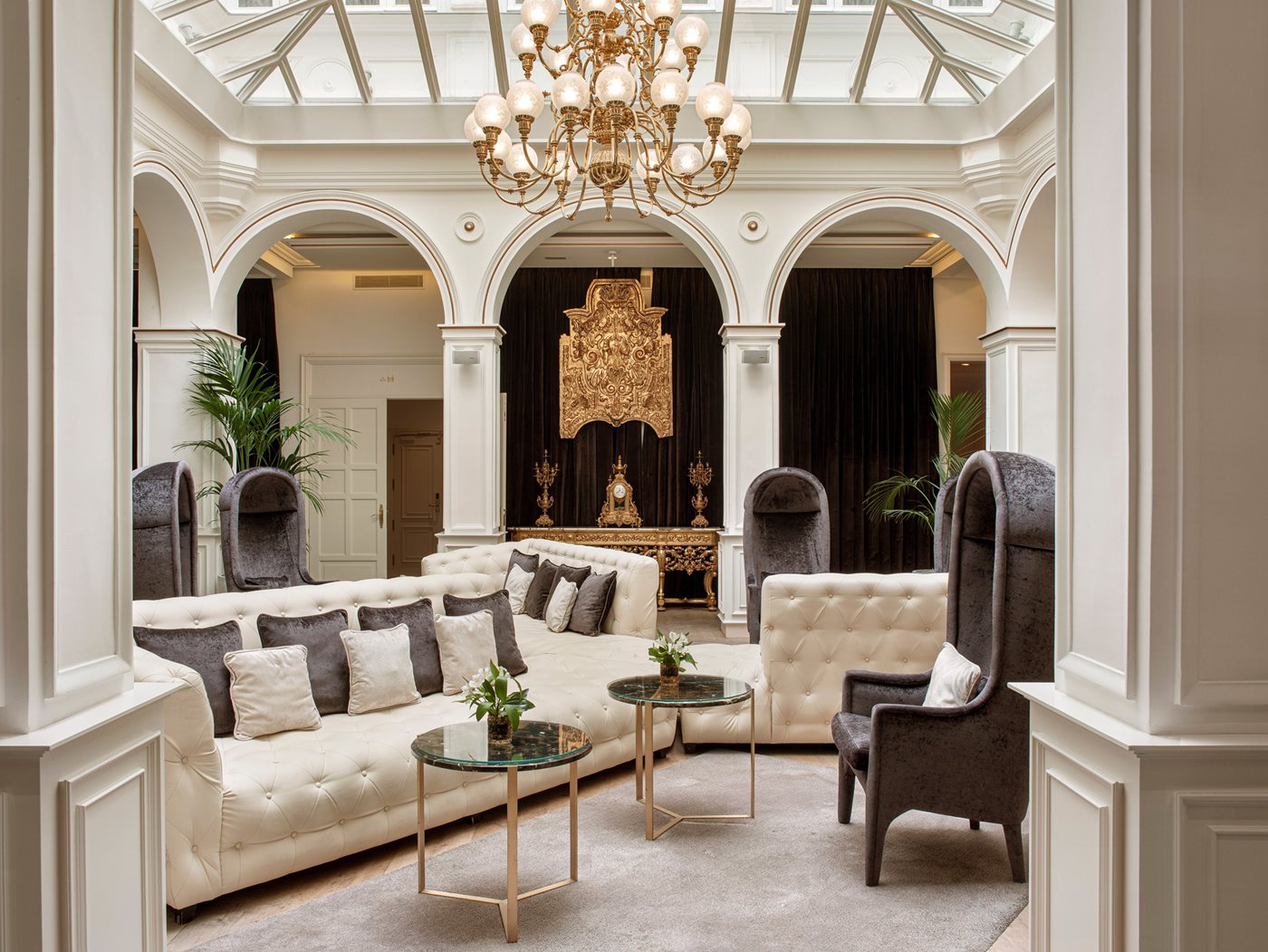 Corroa Gallery, Palacio de Los Duques Gran Melia, Madrid