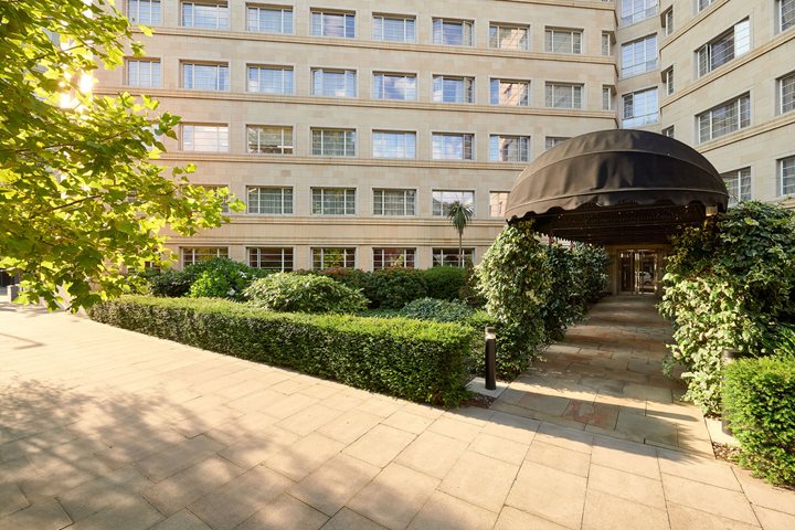 The Level Entrance, Meliá White House Hotel, London