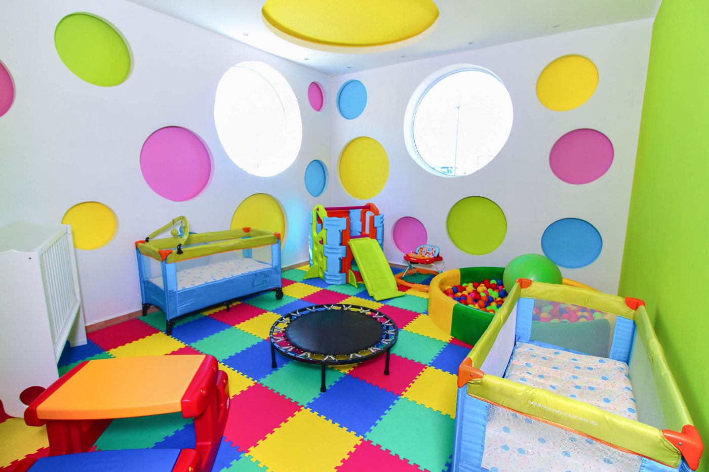 Kids Club, Grand Muthu Cayo Guillermo