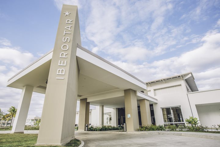 Entrance, Iberostar Coral Holguin