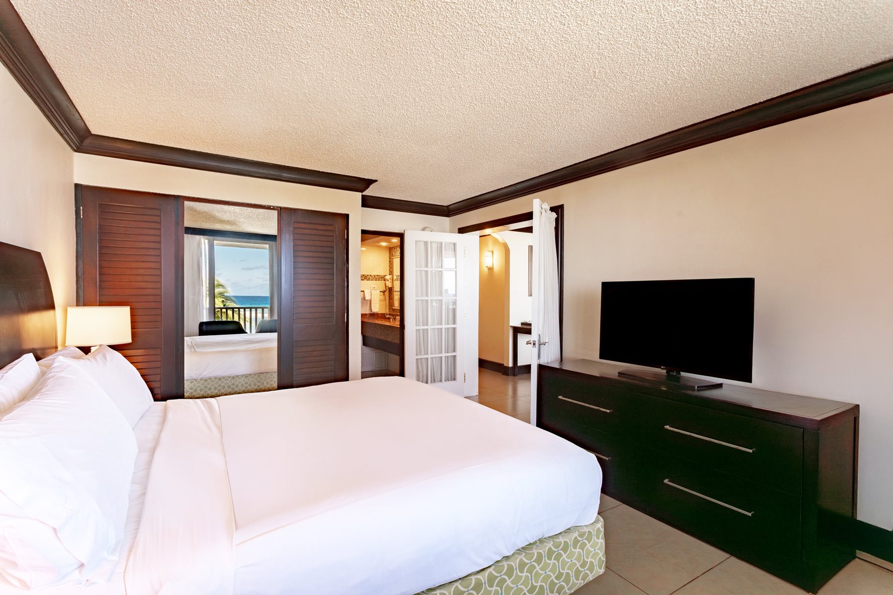 Privileged 1-Bedroom Suite Oceanfront, Catalonia Montego Bay