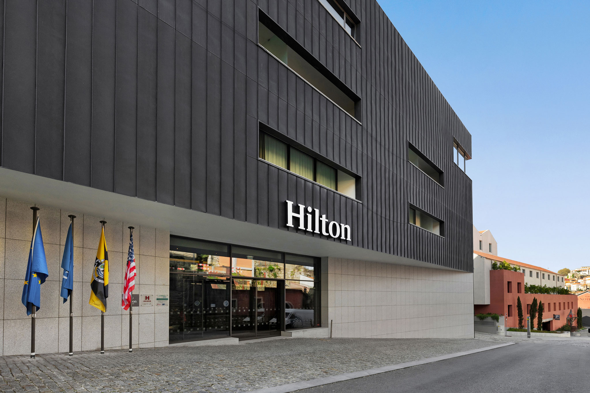 Inclusions And Services - Hilton Porto Gaia - Porto | Transat