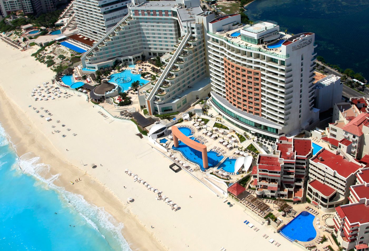 beach palace cancun website