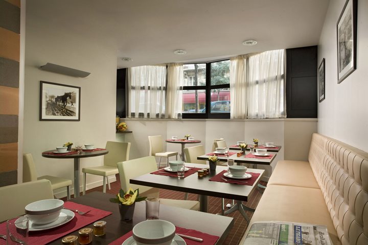 Salle à petit-déjeuner, Citadines République Paris