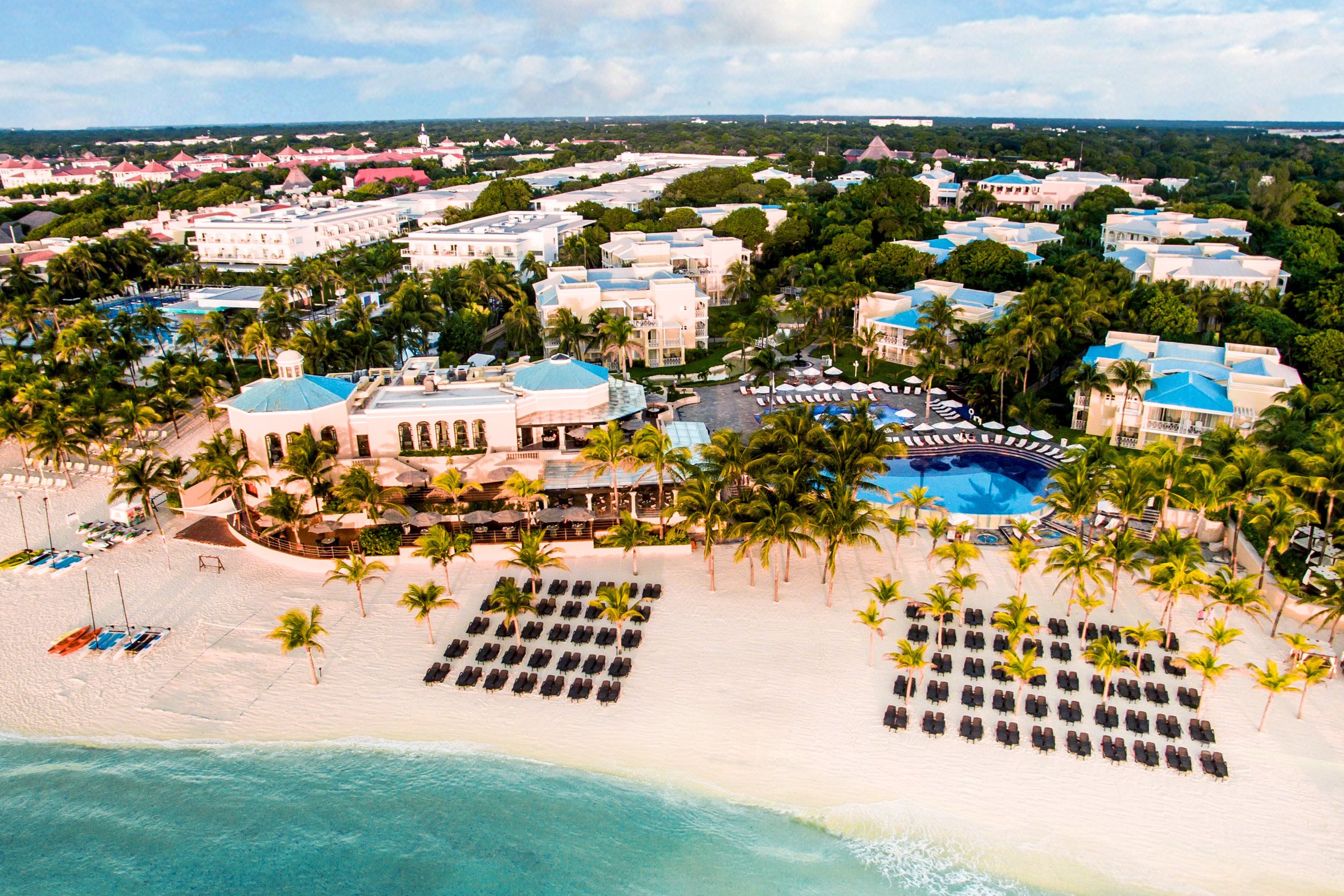 Royal Hideaway Playacar