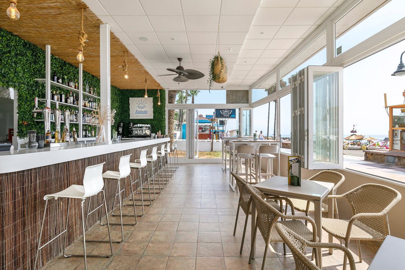 Bar de plage, Sol Puerto Marina