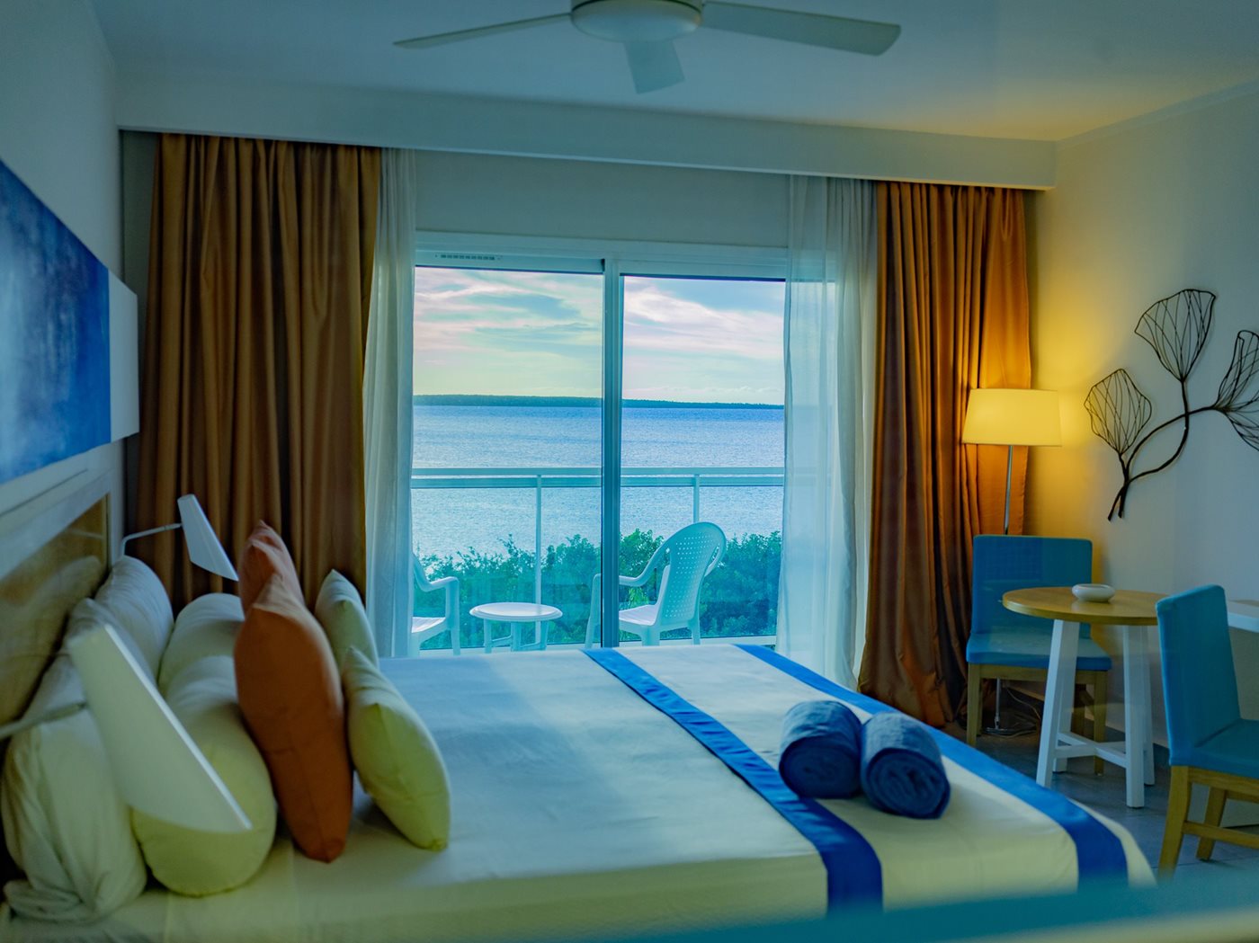 Chambre Fiesta vue mer adultes seulement, Grand Aston Cayo Las Brujas Beach Resort and Spa