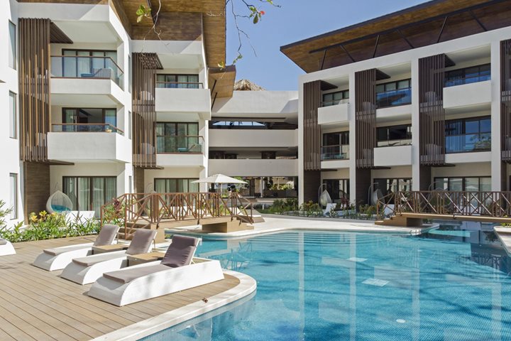 Piscine, Azura Beach Resort Samara, Liberia