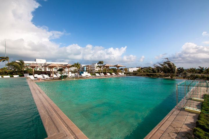 Infinity Pool, Valentin Cayo Cruz