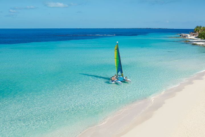 Catamaran, Dreams Sands Cancun Resort & Spa