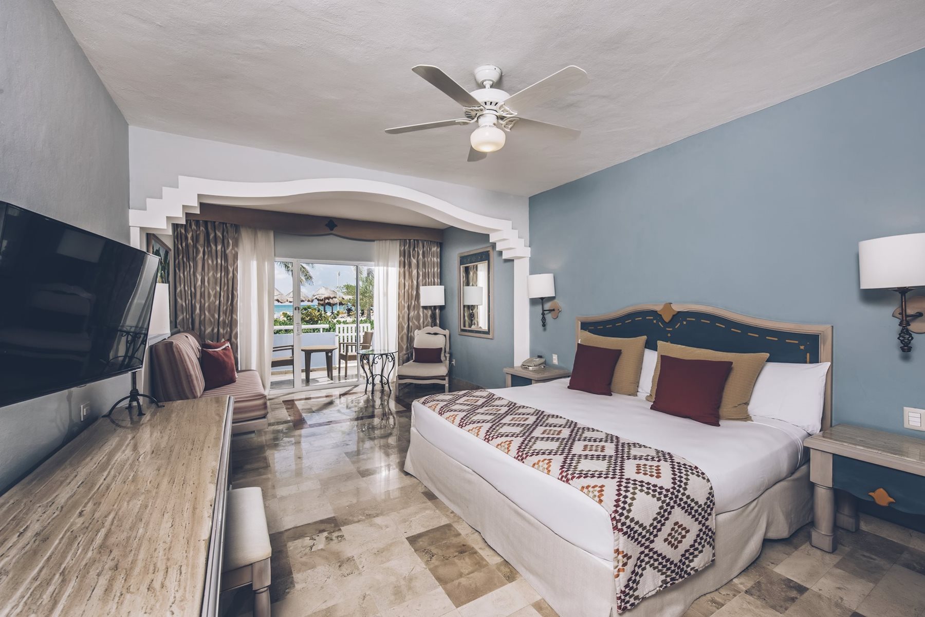 Junior Suite Ocean Front Beach Access, Iberostar Waves Paraiso del Mar