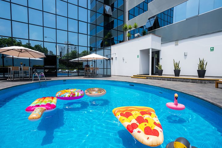 Piscine, Meliá Lima