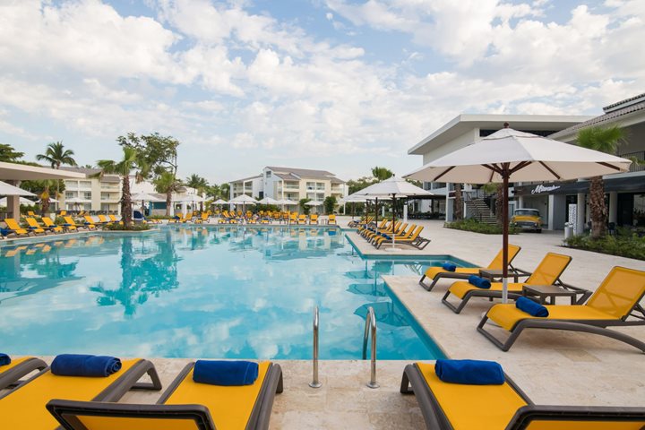 Main pool, Emotions by Hodelpa Puerto Plata