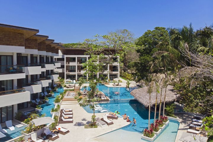 Piscine, Azura Beach Resort Samara, Liberia