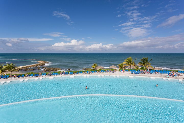 Infinity main pool, Grand Palladium Lady Hamilton Resort & Spa, Lucea