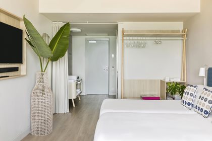 Toujours ME vue jardin, ME Sitges Terramar