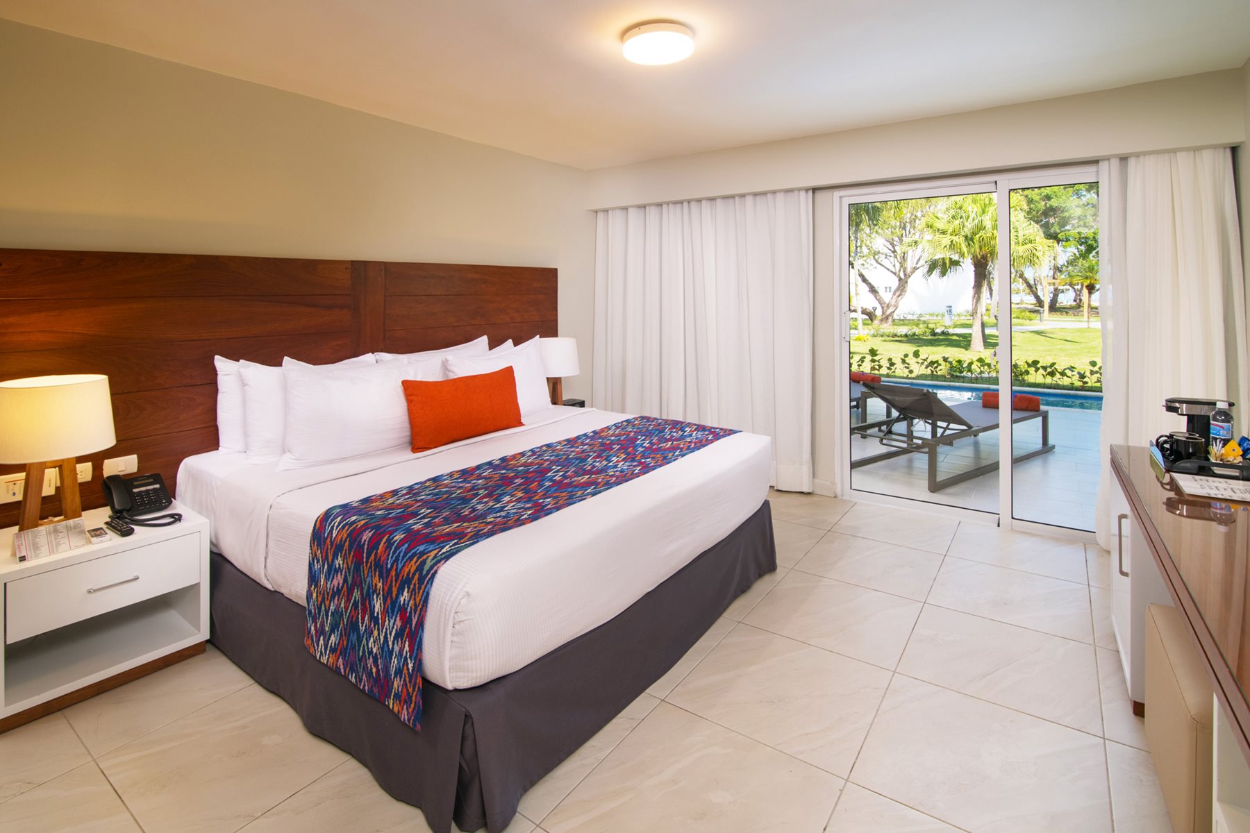 Chambre accès direct à la piscine, Emotions by Hodelpa Puerto Plata