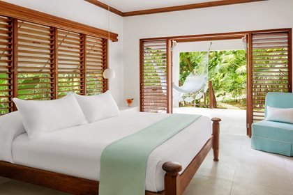 Atrium Suite, Couples Swept Away