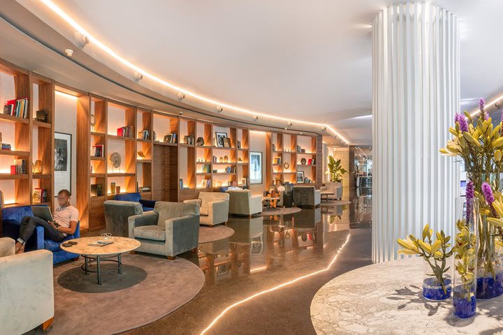 Hall, SH Valencia Palace