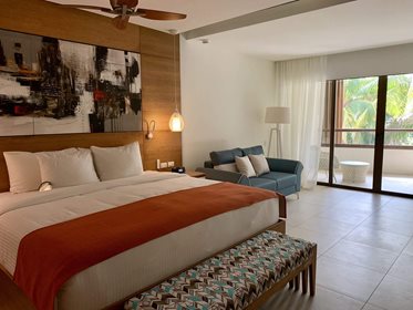 Suite Junior vue mer partielle, Azura Beach Resort Samara