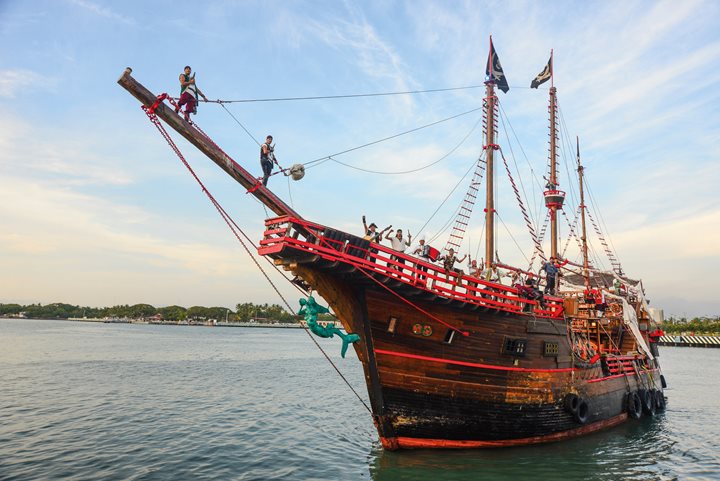 Pirate Ship Canadian Night, Méxique1