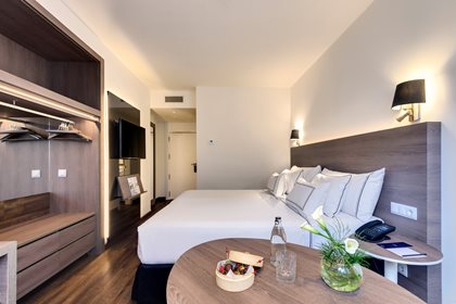 Chambre Melia patio vue jardin, Meliá Madrid Serrano