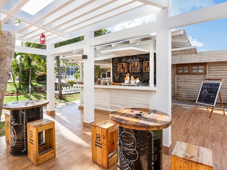 Sweet Corner Restaurant, Sol Palmeras