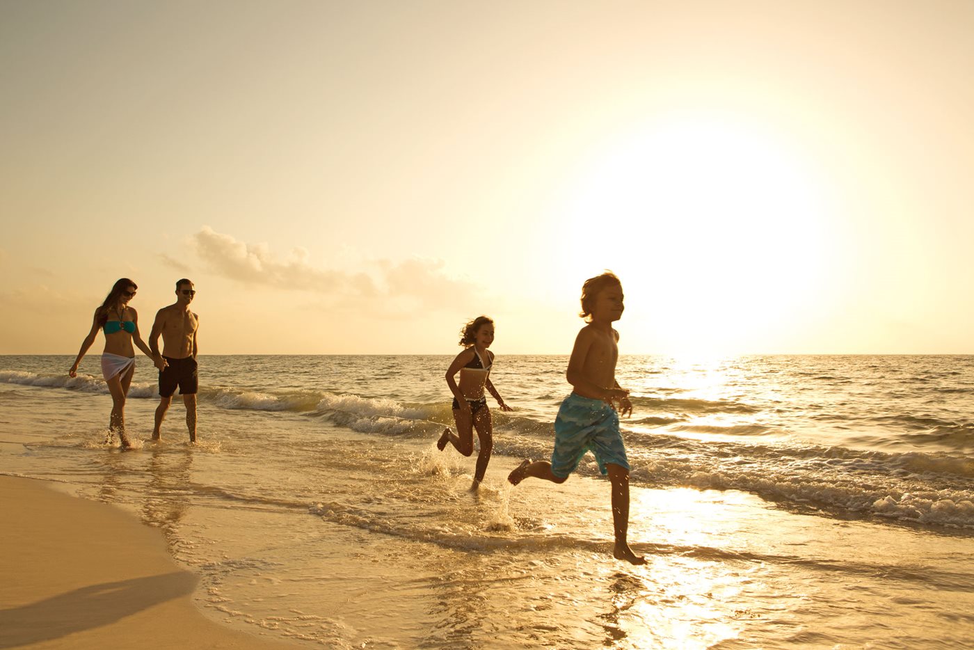 Family on the beach, Dreams Sapphire Resort & Spa, Riviera Maya