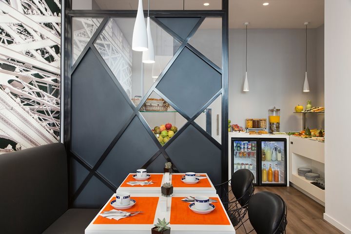 Breakfast Room, Hotel Paris Opera by Meliá