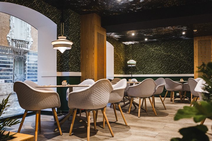 Le Marquis Restaurant, SH Ingles