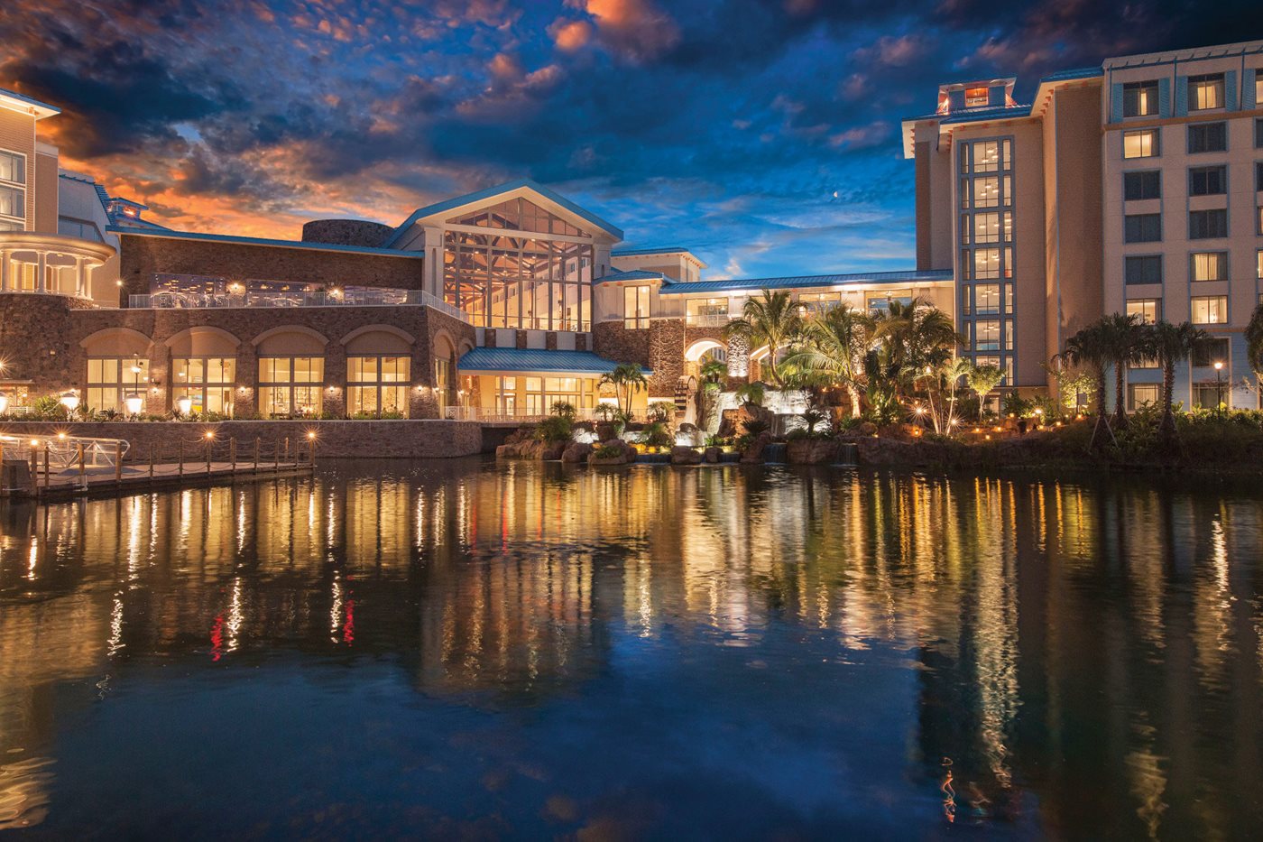 Resort at night, Loews Sapphire Falls Resort at Universal Orlando