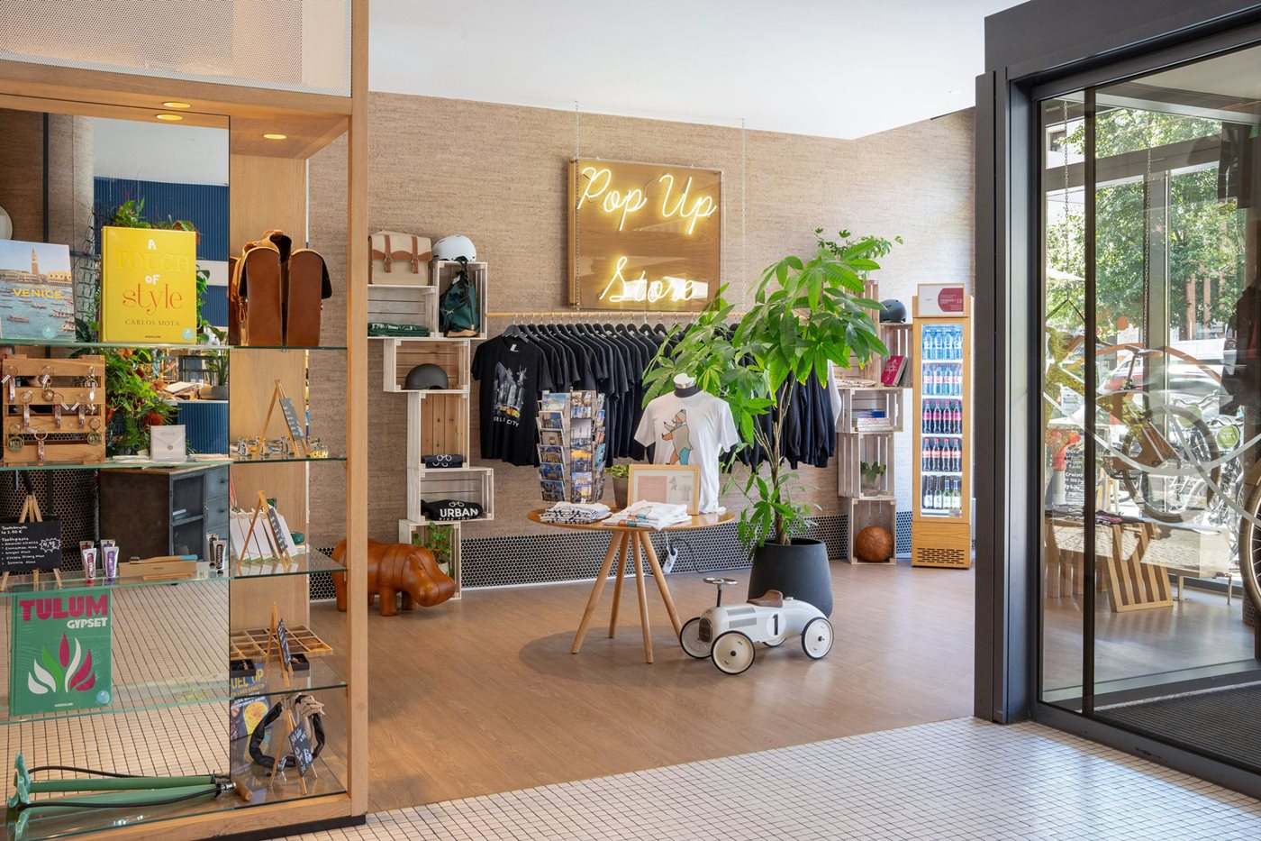 Shop, Innside by Meliá Berlin Mitte