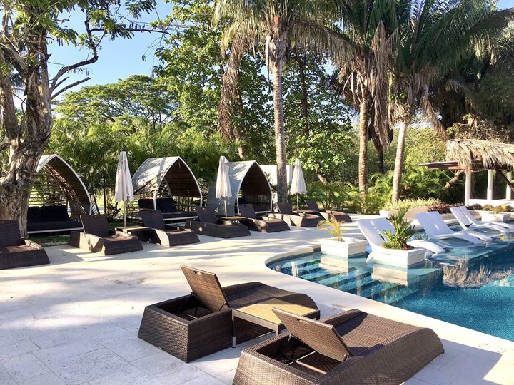 Piscine, Azura Beach Resort Samara, Liberia