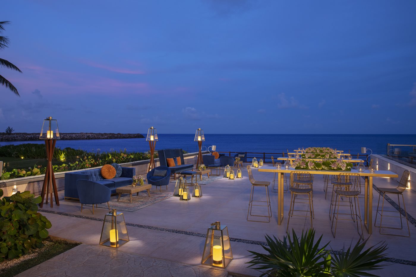 Cocktail on the Beachfront Terrace, Dreams Jade Resort & Spa, Riviera Maya