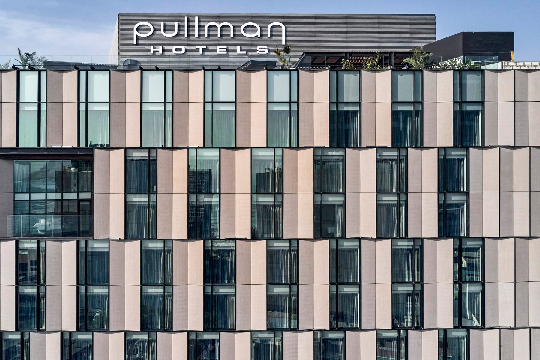 Hotel façade, Pullman Lima Miraflores