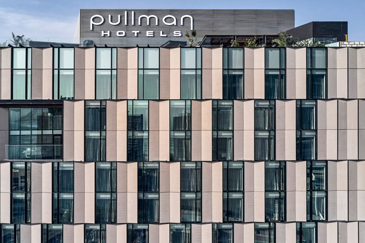 Hotel façade, Pullman Lima Miraflores