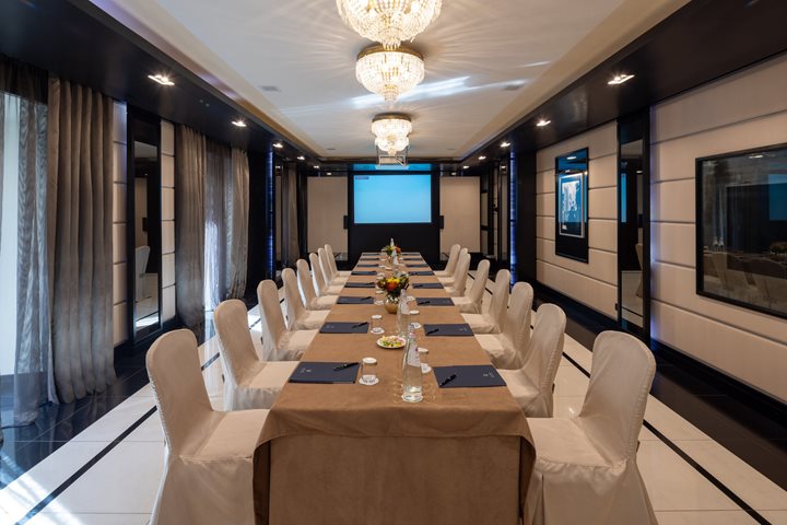 Affaires, Baglioni Hotel Regina, Rome