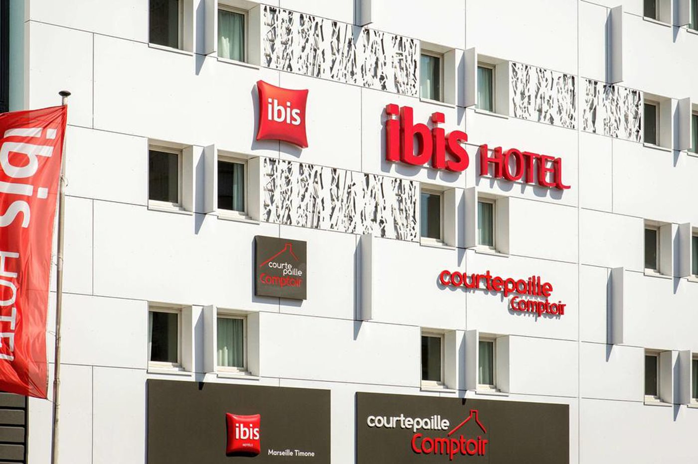 Façade de l'hôtel, Hotel Ibis Marseille Timone